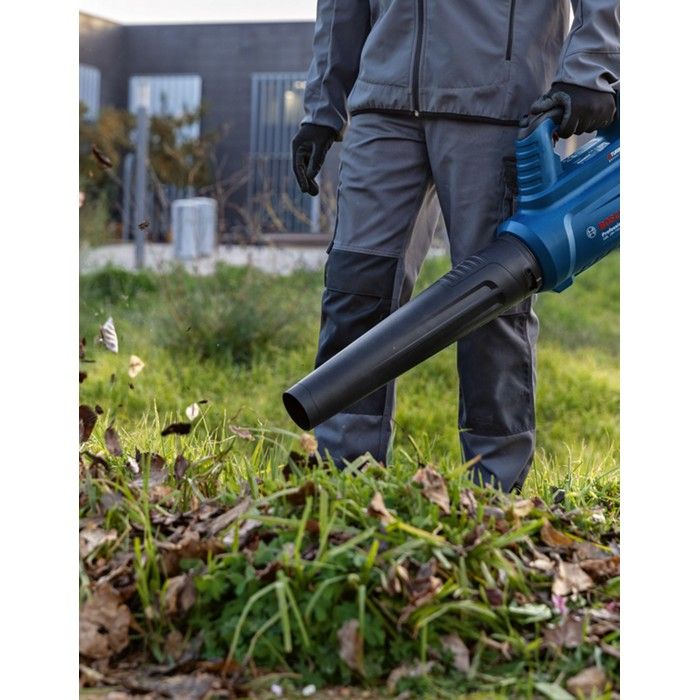 Bosch Professional 18V Blower GBL 18V-750 (780 m³/h, air speed up to 198 km/h, variable speed) without battery