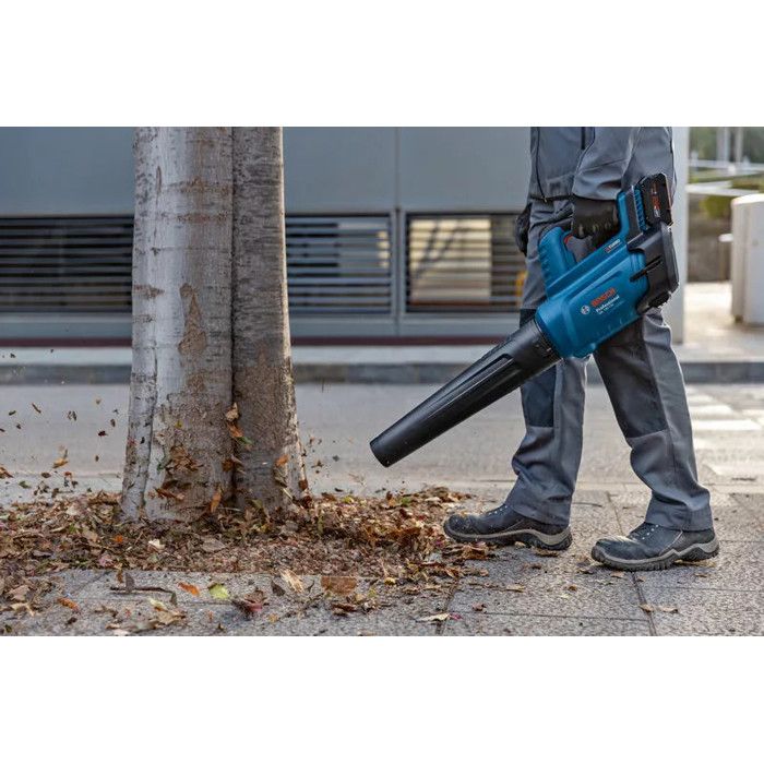Bosch Professional 18V Blower GBL 18V-750 (780 m³/h, air speed up to 198 km/h, variable speed) without battery