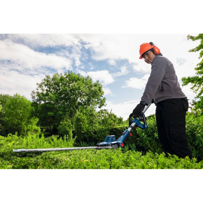 BOSCH PROFESSIONAL Fixed Pole Hedge Trimmer - GHE 18V-50FP - Battery and Charger Not Included