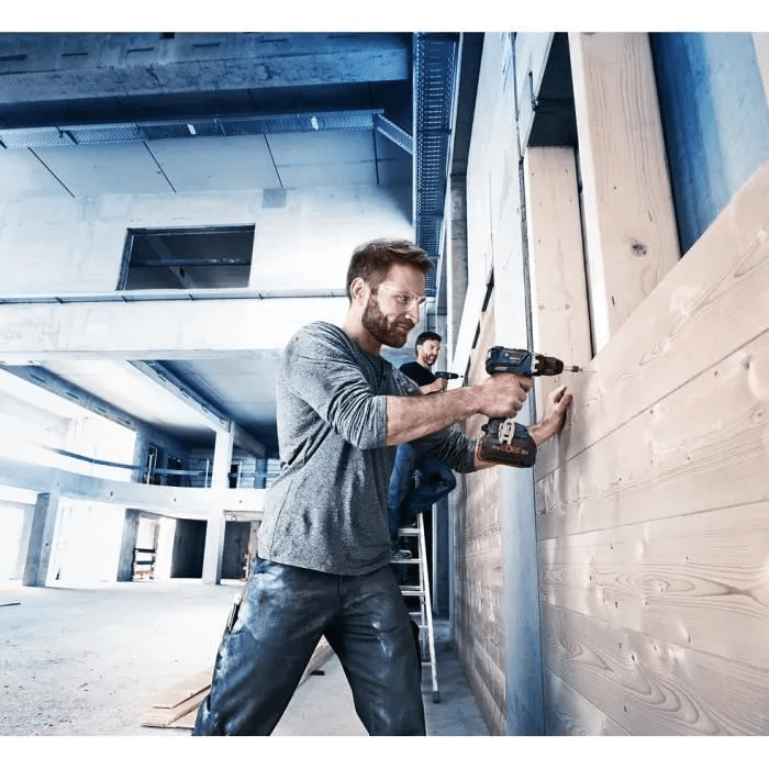 Bosch Professional GSR 18V-50 Cordless Drill/Driver + 2 x 2.0Ah Batteries + GAL 18V-20 Charger + 43 Accessories + Carrying Case