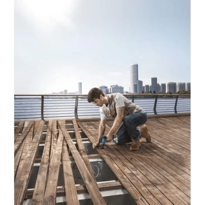 Bosch Professional GSR 18V-50 Cordless Drill/Driver + 2 x 2.0Ah Batteries + GAL 18V-20 Charger + 43 Accessories + Carrying Case