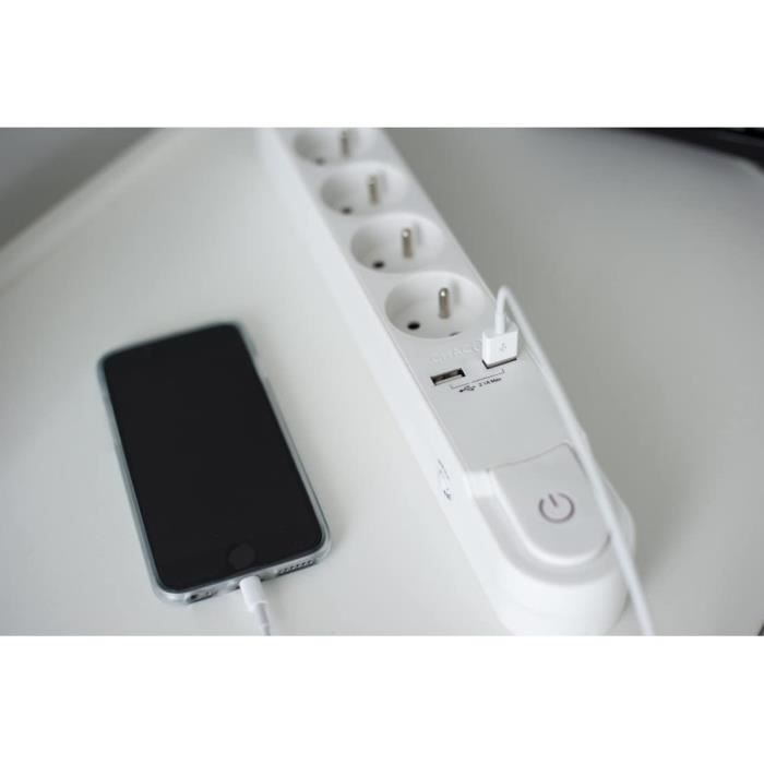 CHACON 5-Outlet Power Strip - 16A - With Switch - 2 USB Ports - 3 m Cable - Black HO5VV-F