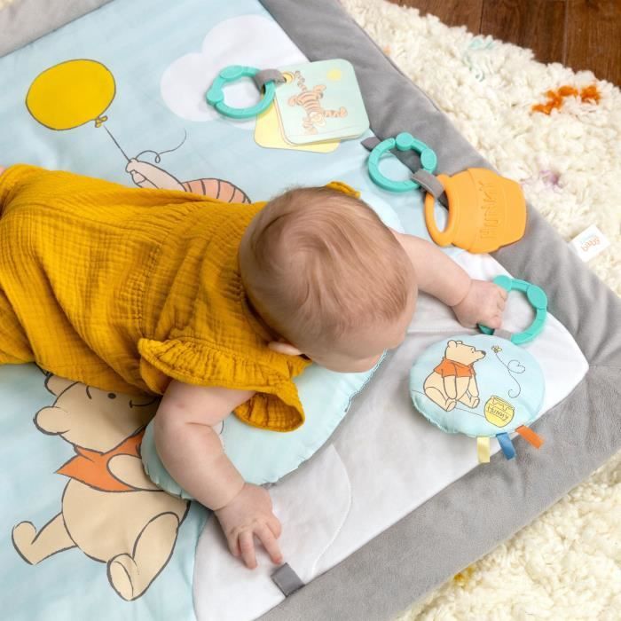 DISNEY BABY  -WINNIE- Tapis de sol éveil bébé évolutif, arche en bois pliable avec jouets sensoriels, miroir