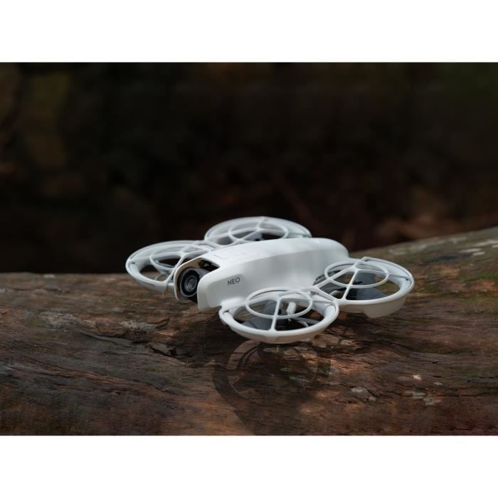 DJI Ultra-compact Drone - Neo - 135 g - Handheld Takeoff/Landing - Cinematic Capture