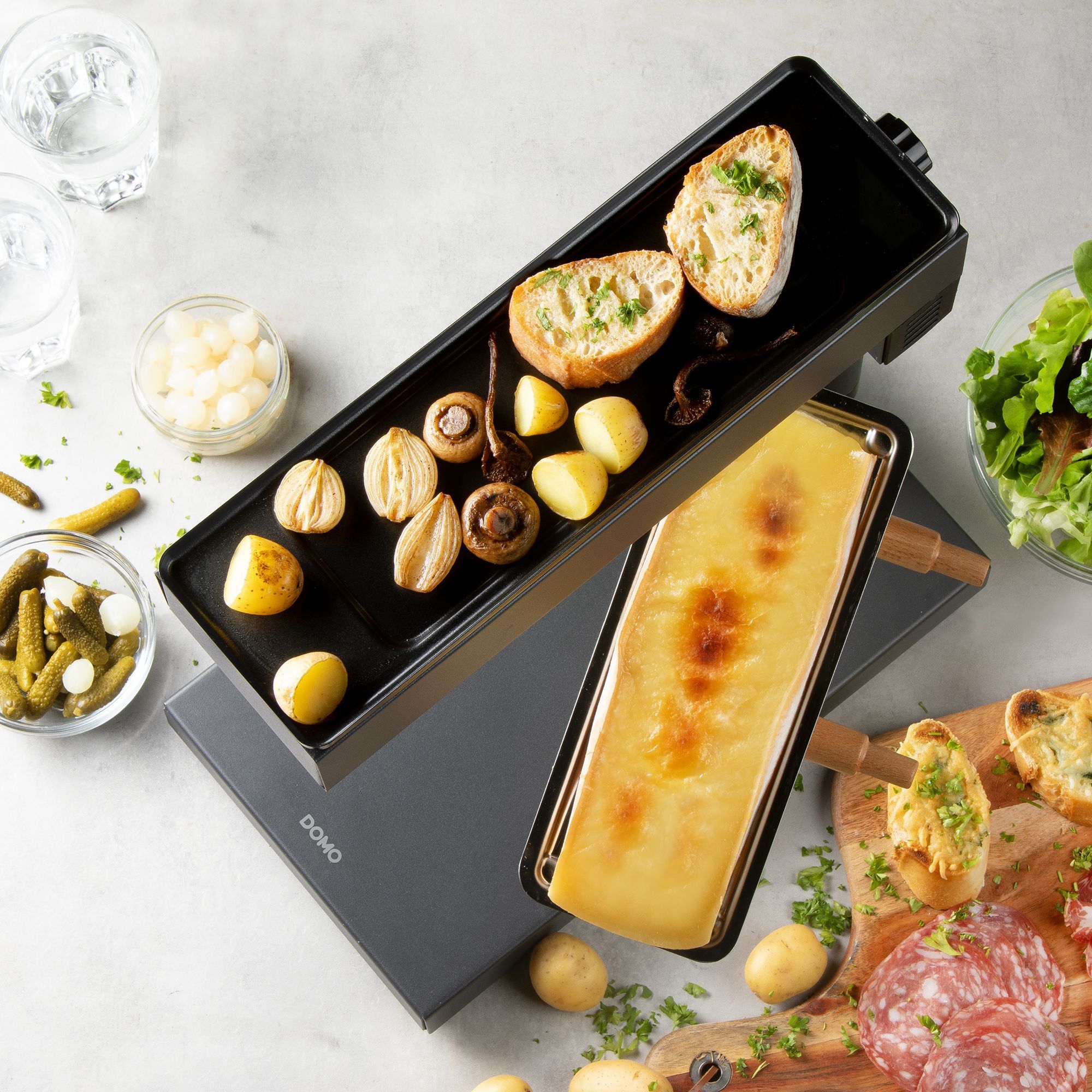 DOMO Raclette Grill - DO1145RC - Traditional Raclette - PFAS-Free Coating - 1000W