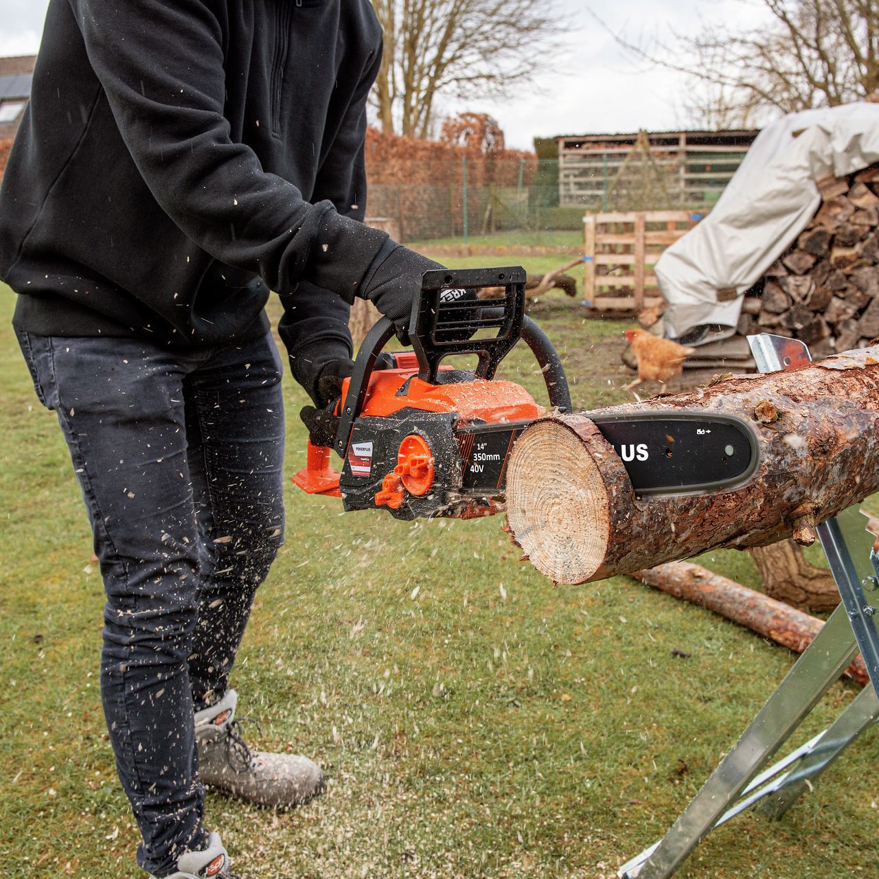 Dual Power Battery-Powered Chainsaw - 40V - 350 mm Guide Bar - Battery and Charger Included POWDPGCSS2