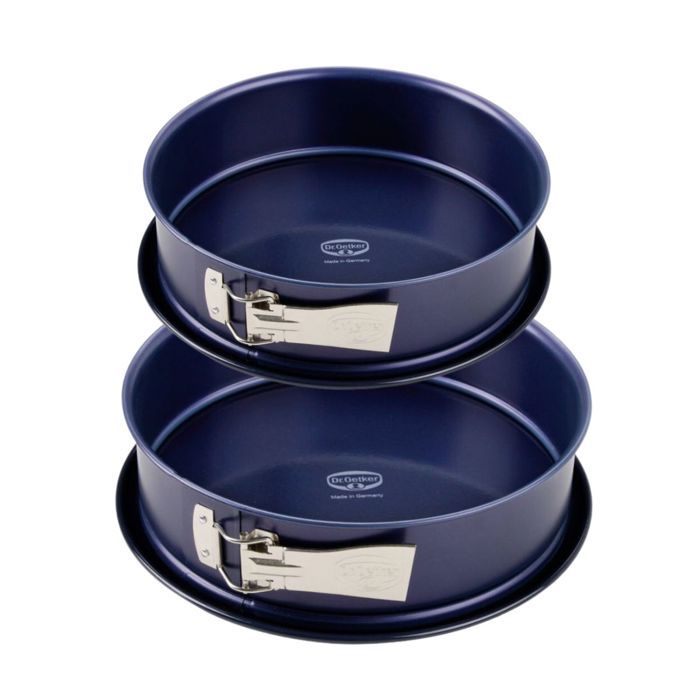 Ensemble de moule a manqué a charniere - DR oeTKER - Back Liebe - 26 et 28 cm