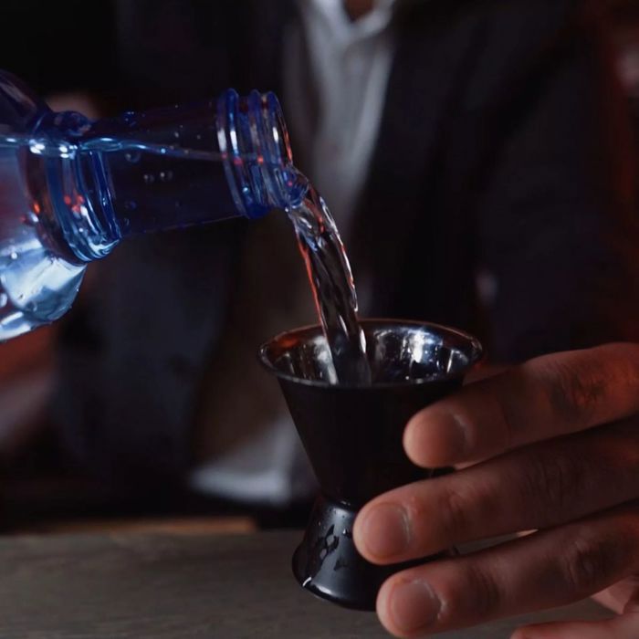 FACKELMANN 750 ml Cocktail Shaker and 4cl Alcohol Dispenser - Spectre