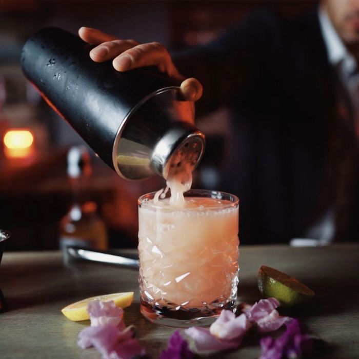 FACKELMANN 750 ml Cocktail Shaker and 4cl Alcohol Dispenser - Spectre