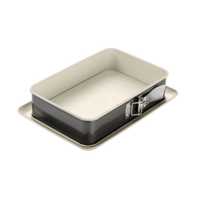 Dr. Oetker Springform Pan and Rectangular Pan Set - 28 cm and 28 x 18 cm