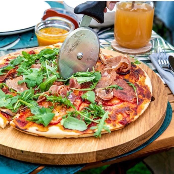 FACKELMANN PROFESSIONAL Pizza Stone and Cutter Set - 32 cm Perforated Pan - Stainless Steel Cutter
