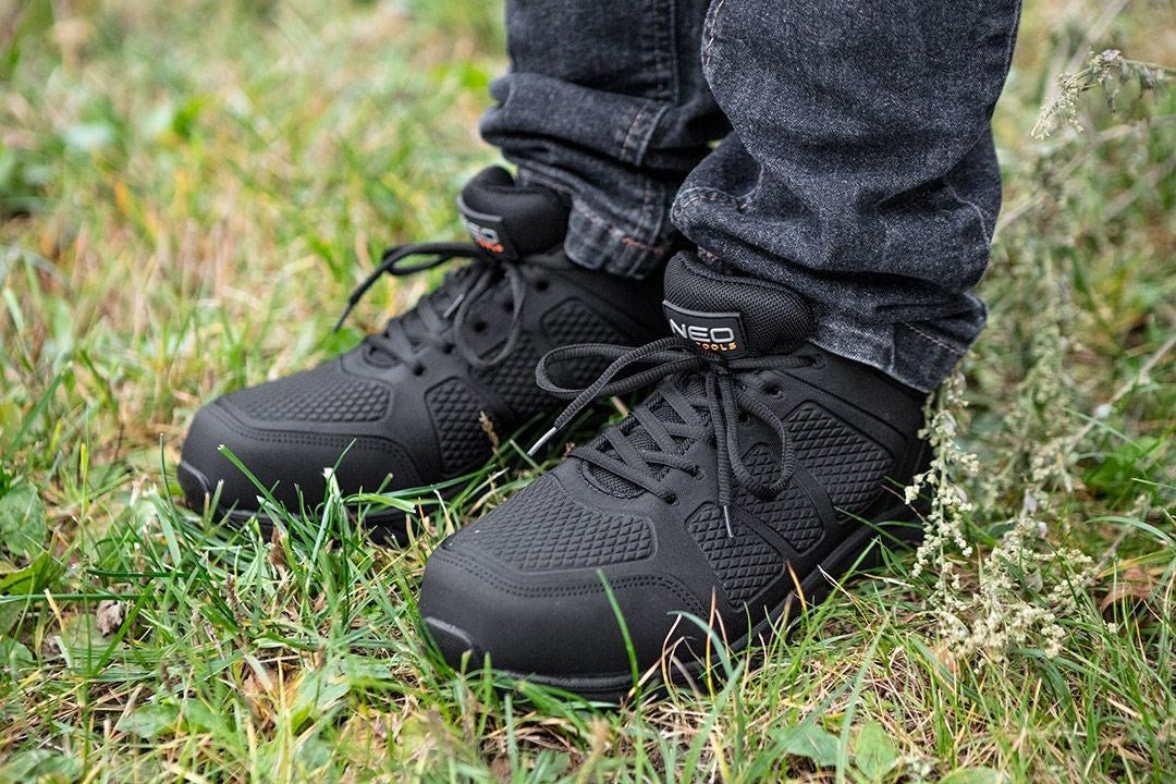 NEO tools 82-156-47 safety footwear