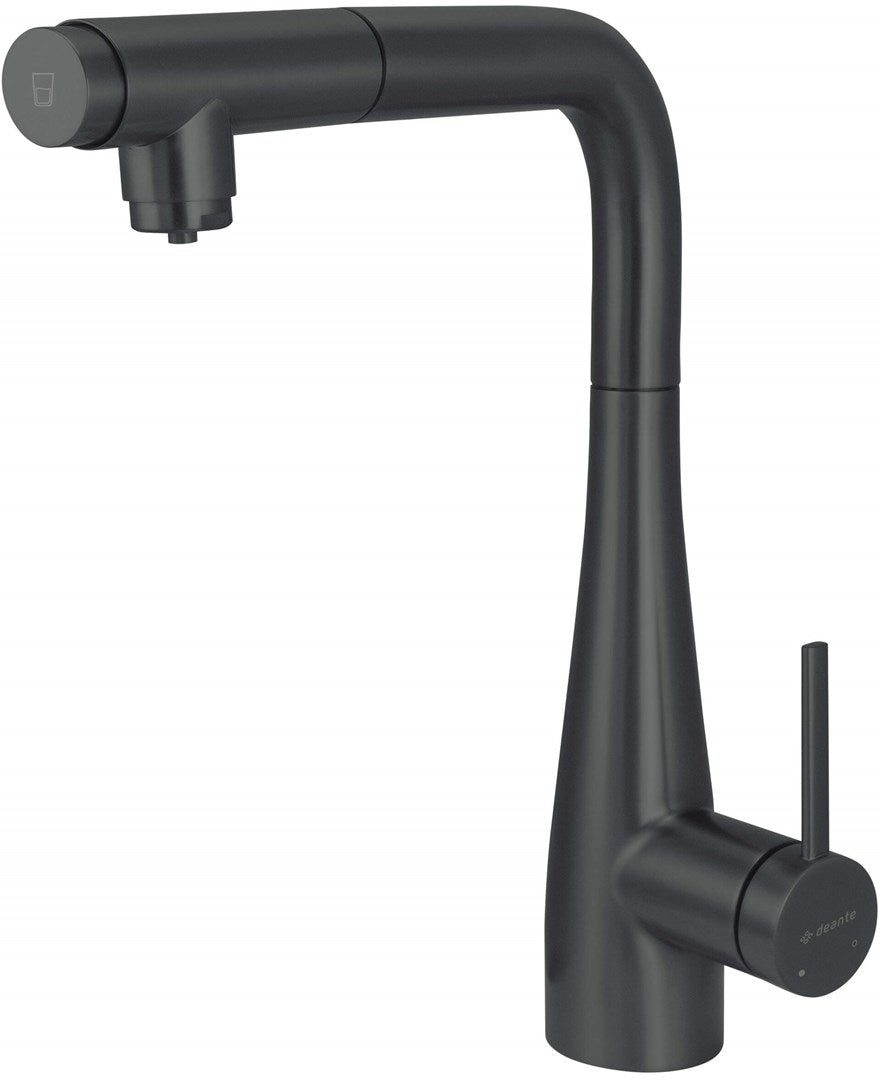 Kitchen faucet with water filter connection with pull-out spout