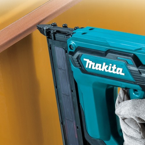 MAKITA Nailer Straight Magazine 2080 g Model DFN350Z