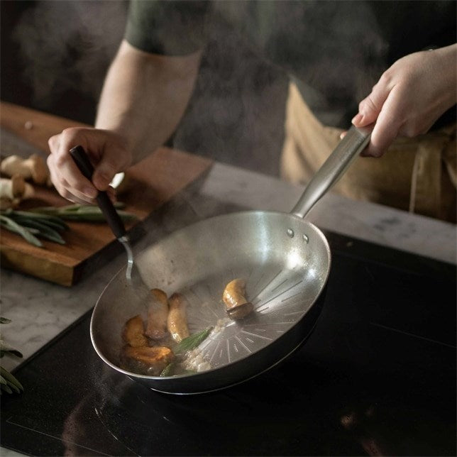 High-Quality 18/10 Stainless Steel Frying Pan - 24 cm - Ideal for High-Temperature Cooking 18/10-Edelstahl