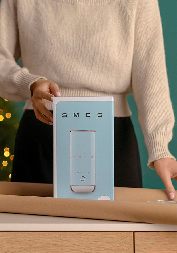 SMEG Automatic Milk Frother/Warmer 1315 g 145 mm x 280 mm x 150 mm Model MFF02CREU