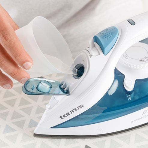Taurus Dry & Steam Iron 3200W Ceramic Soleplate 0.43 L Water Tank 918714000