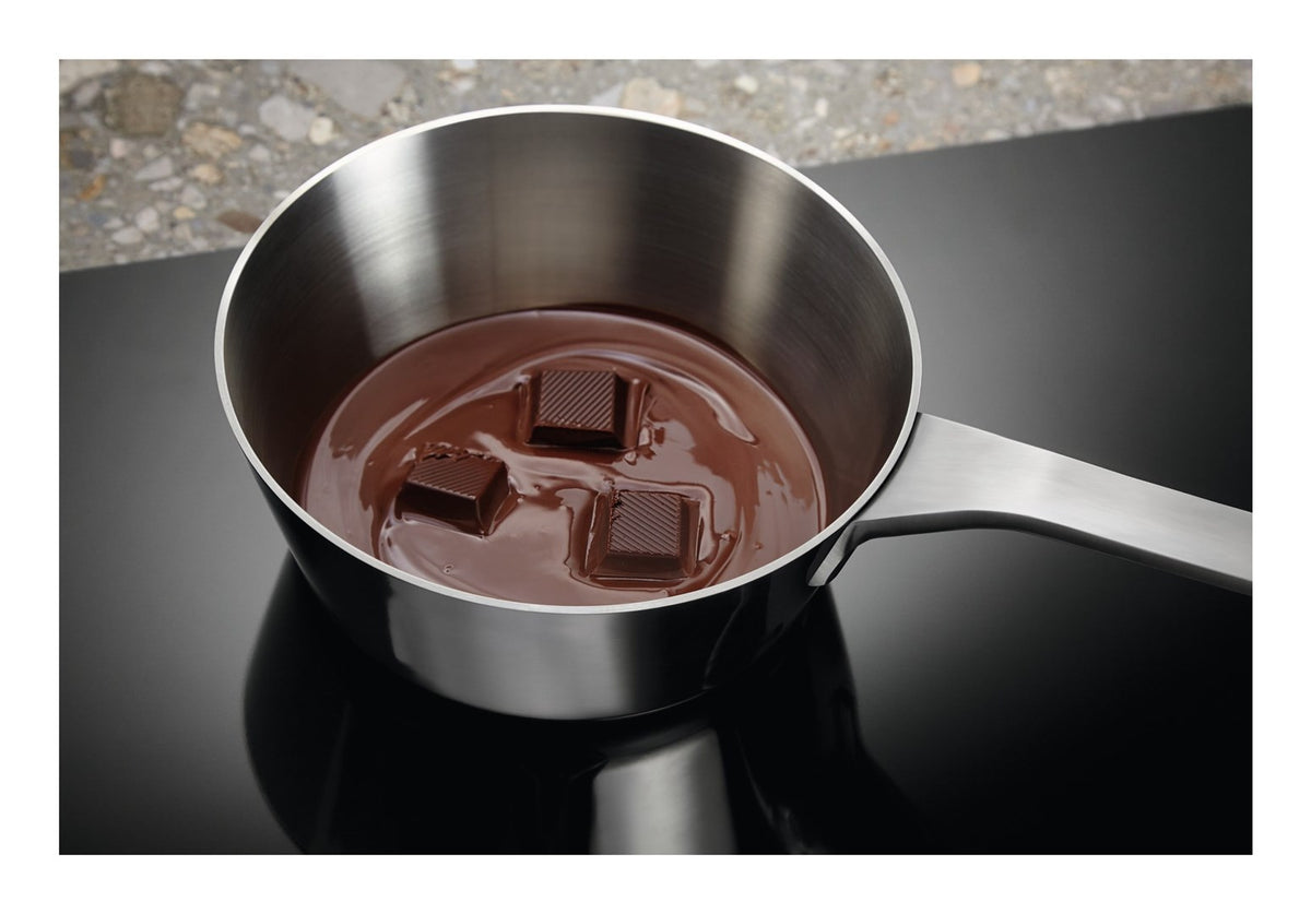 Electrolux Serie 700 Induction Hob 4 Zones Built-in 60cm Black EIS62453