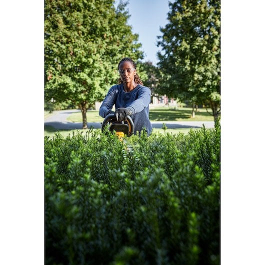 DeWALT DCMHT573X1-QW Cordless Hedge Trimmer 54V