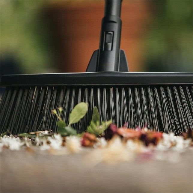 Fiskars Broom Outdoor 1730 mm Black Model 1025921
