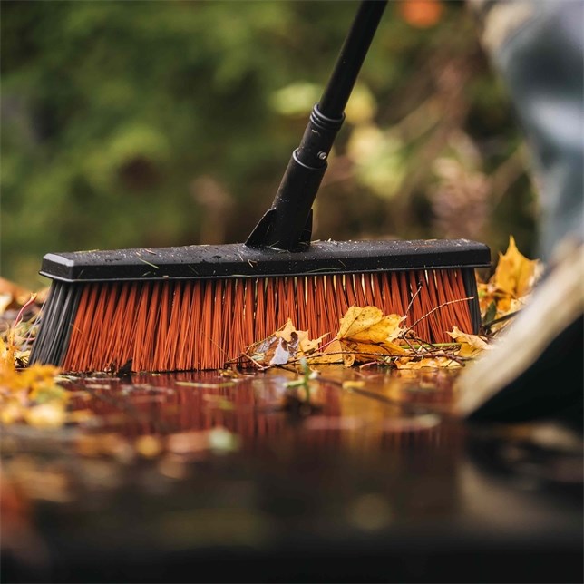 Fiskars Broom Indoor Soft Hard Bristles Aluminum 480 mm Model 1025926