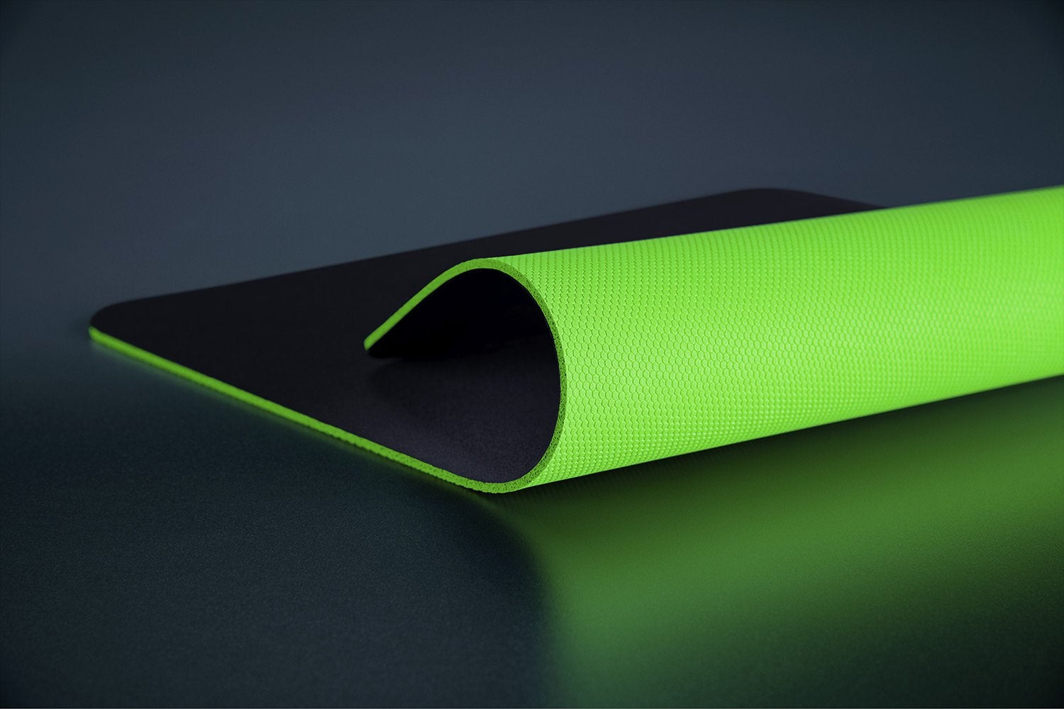 RAZER Gigantus V2 XXL Gaming Mouse Pad Black (RZ02-03330400-R3M1)