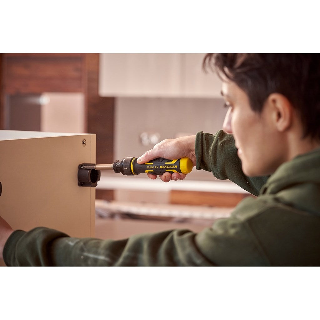 STANLEY Manual Screwdriver with Magnetic Bit Holder - FMHT62692-0