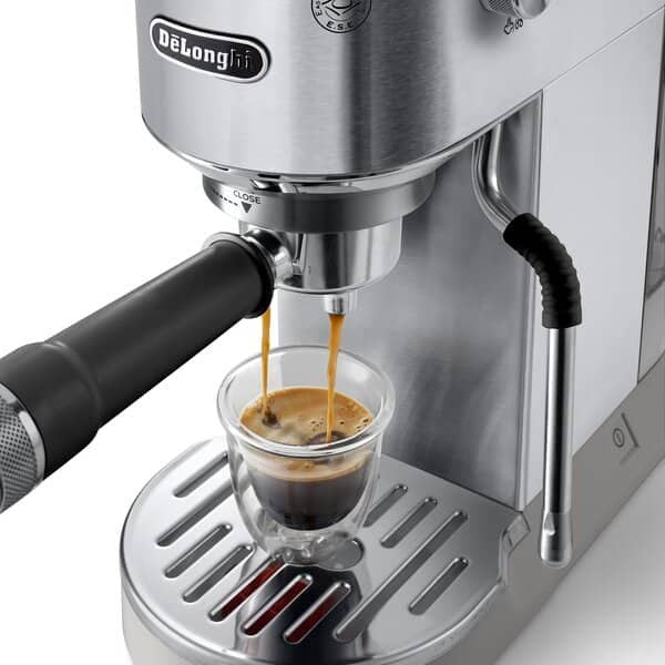 DeLonghi Espresso Machine EC890.M, 1.1 L Water Tank, 15 Bar Pressure, Built-in Milk Frother