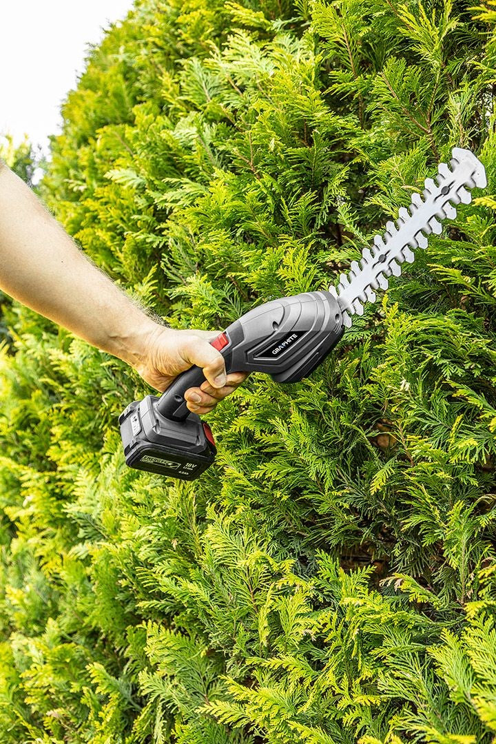 GRAPHITE Hedge Trimmer 18V 2Ah 58GE119