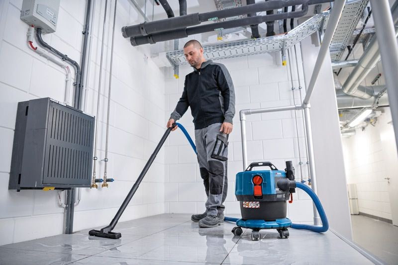 Bosch GAS 18V-12 MC Professional 12 L Cylinder Vacuum Dry & Wet Combi