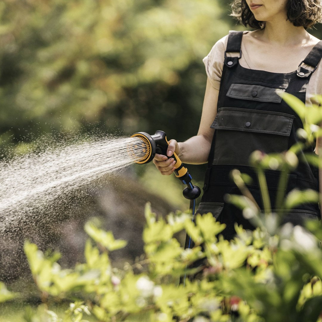 Fiskars Multi Nozzle Sprayer for Garden, Adjustable, Black Plastic, Model 1065482