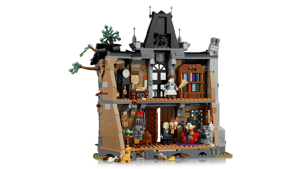 LEGO ICONS Mayor's House 1420 Pieces 3 Minifigures Model 11383