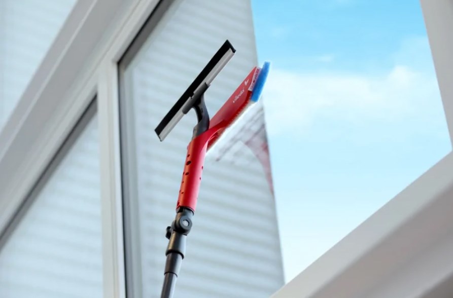 Vileda Window Squeegee with Pole