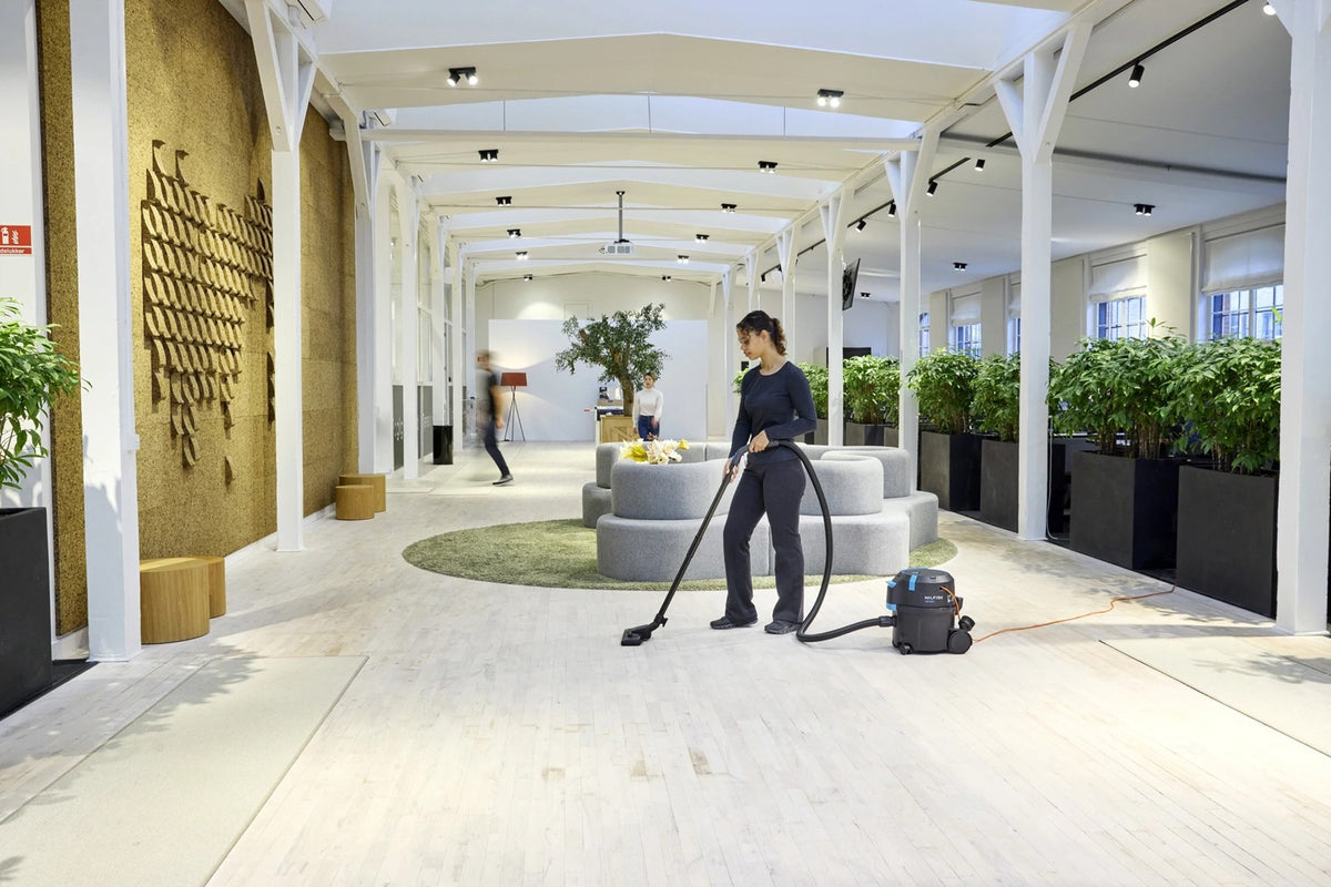 NILFISK Vacuum Cleaner 700 W 10 L 225 AW 107421171