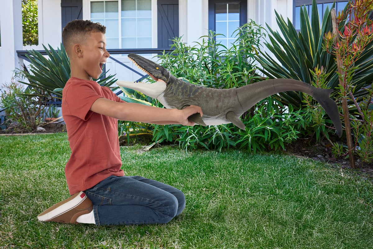 JURASSIC WORLD colossal Mosasaurus toy