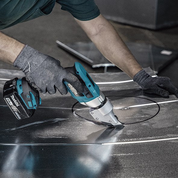 Makita DJS131Z Sheet Metal Shears 18V
