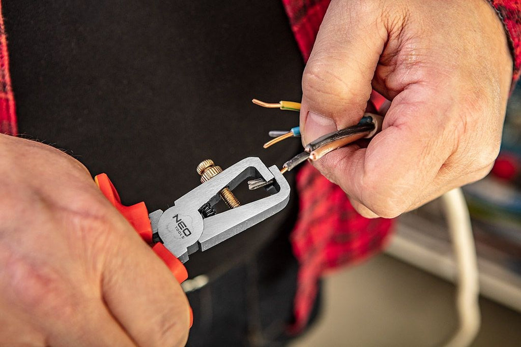 Pliers and Screwdrivers Set - 1000V - 7 Pieces