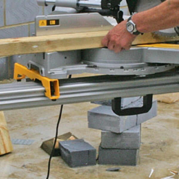 DeWALT DE7023-XJ Portable Aluminium Workbench - Adjustable Height, 227 kg Capacity