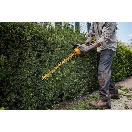 DeWALT DCMHT573X1-QW Cordless Hedge Trimmer 54V