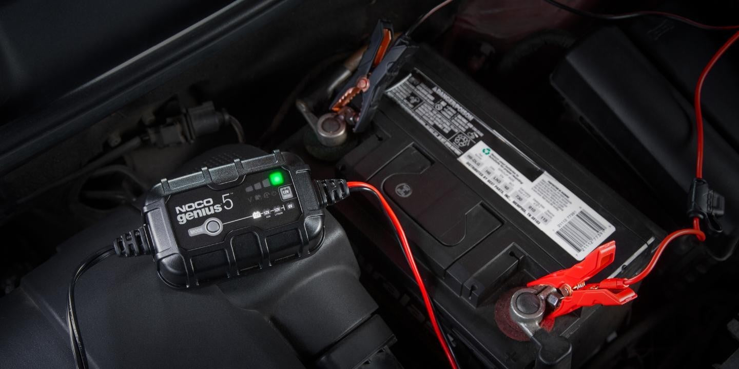 NOCO GENIUS5 5A Battery Charger for 6V/12V Batteries with Maintenance Function (GENIUS5EU)
