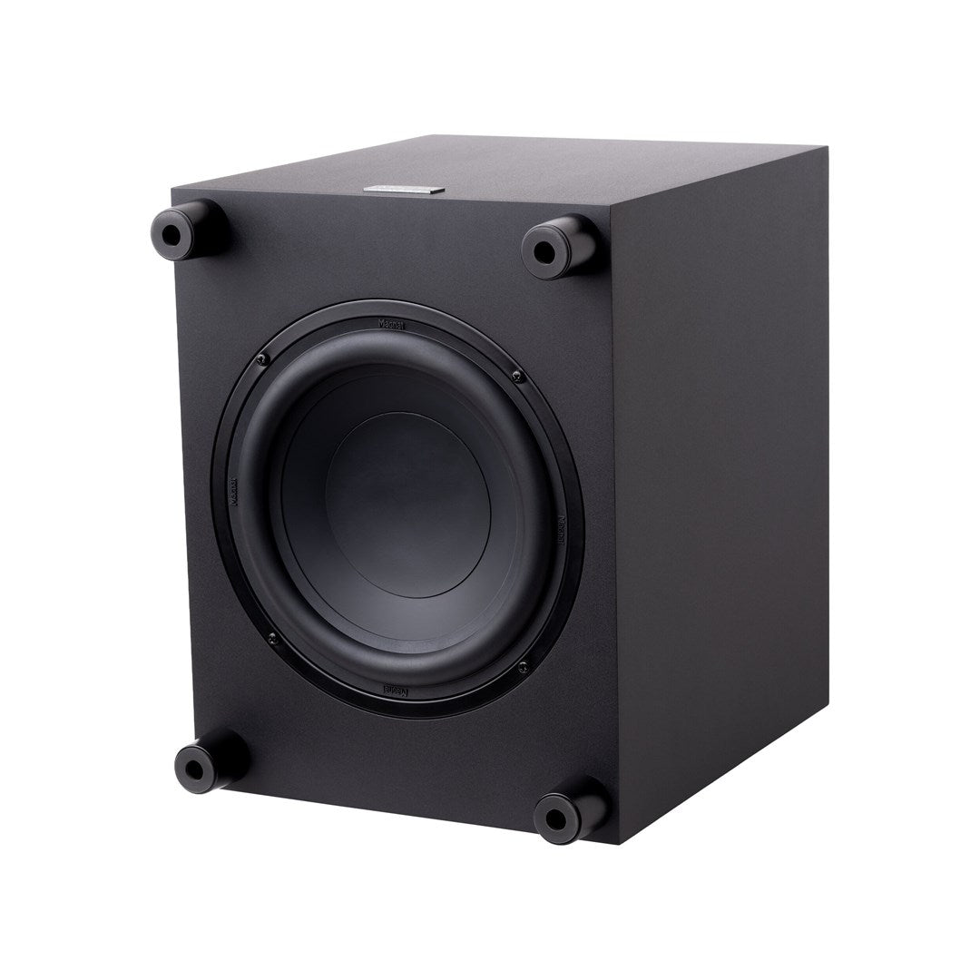 Magnat Base 8 - active subwoofer  70 W (black)