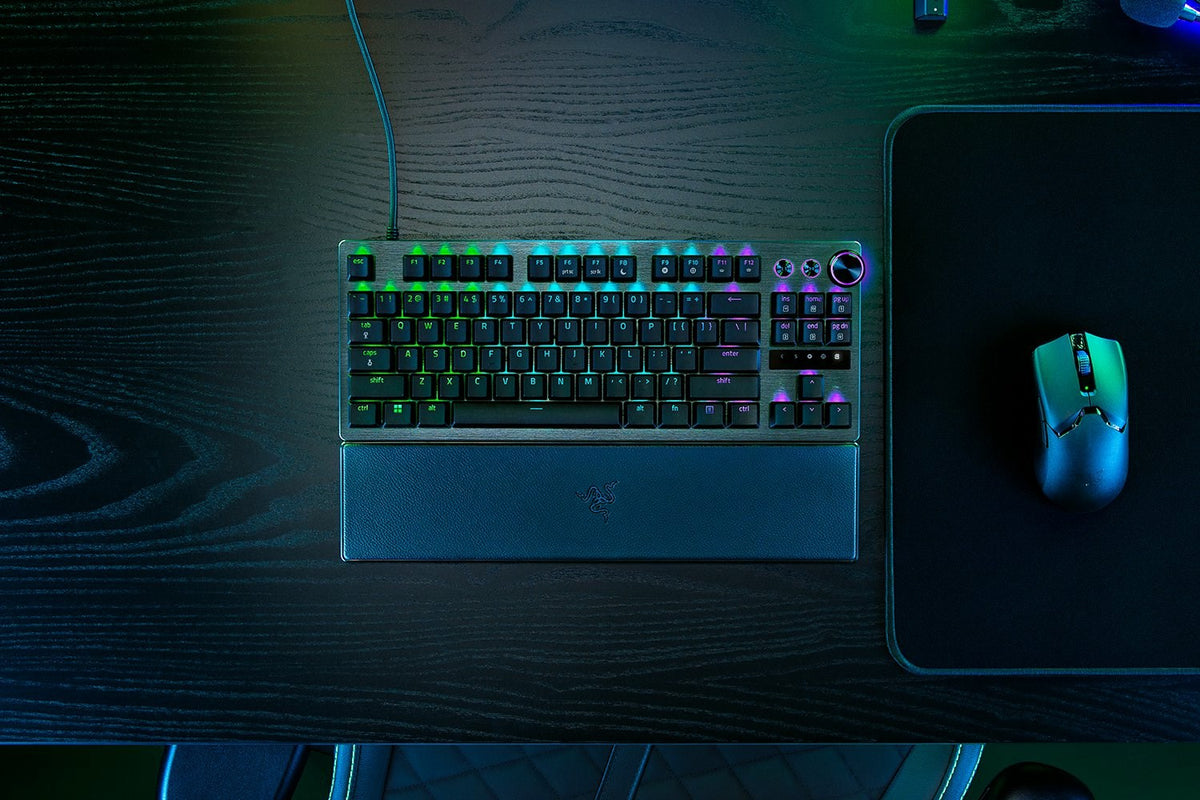 Razer Huntsman V3 Pro Tenkeyless Keyboard - Optical Switches - USB Type-C - RZ03-04980100-R3M1
