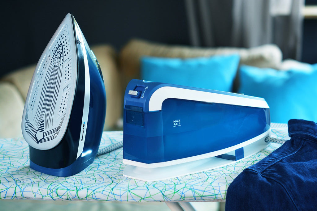 Blaupunkt SSP701 Steam ironing station 3200 W 1.5 L Ceramic soleplate Black Blue White