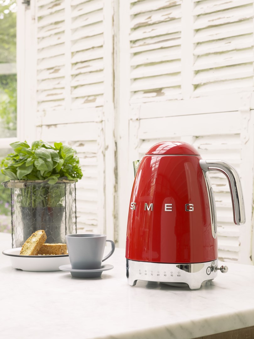 SMEG Electric Kettle 1.7 L 2400W Red KLF04RDEU