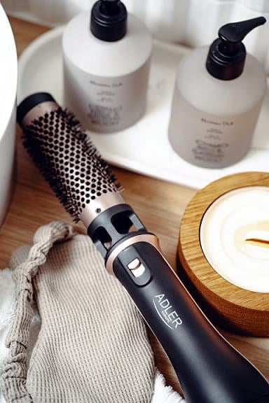 ADLER HAIRDRYER AD 2026 with 1200 W and 2 Attachments