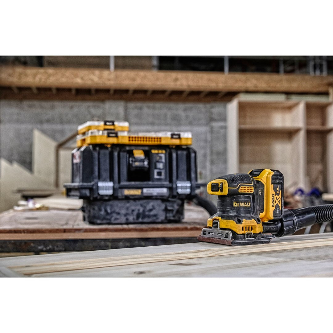 DeWALT DCW200N-XJ Cordless Palm Sander 18V