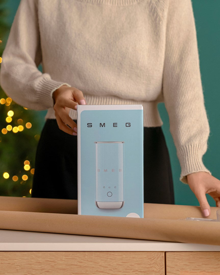 SMEG Automatic Milk Frother/Warmer 1300 g 145 mm x 280 mm x 145 mm Model MFF02BLEU