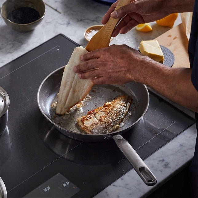 Fiskars All-Purpose Pan 28 cm 1700 g 1064745