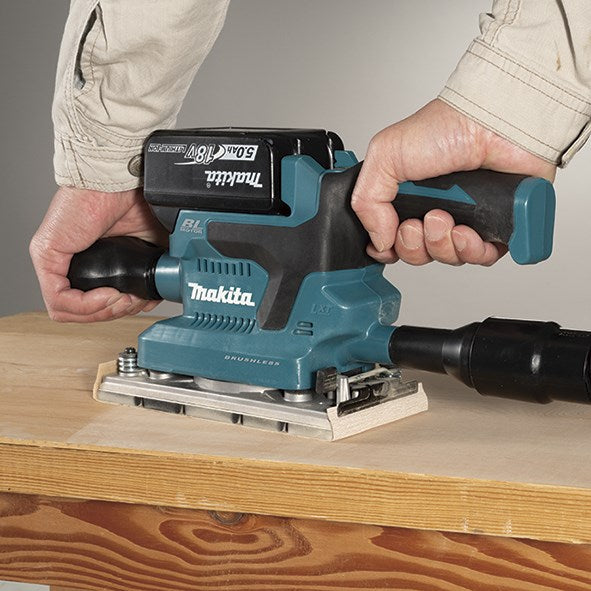 Makita DBO380RTJ 18V Finishing Sander 2x5.0Ah 93x185mm 2x5Ah