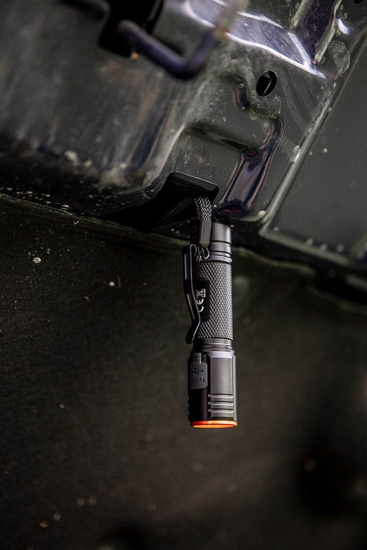 USB C 2000 lm CHN LED Rechargeable Flashlight